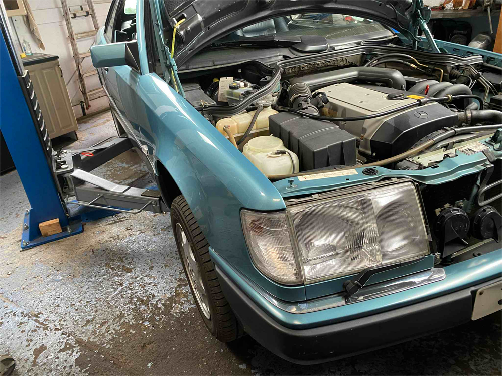 Classic Mercedes 320 CE in for Full Service at SP300