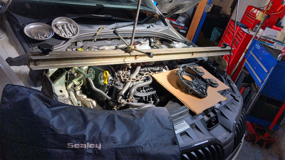 Repairing an Engine Oil Leak on Timing Chain Cover– Skoda Octavia VRS